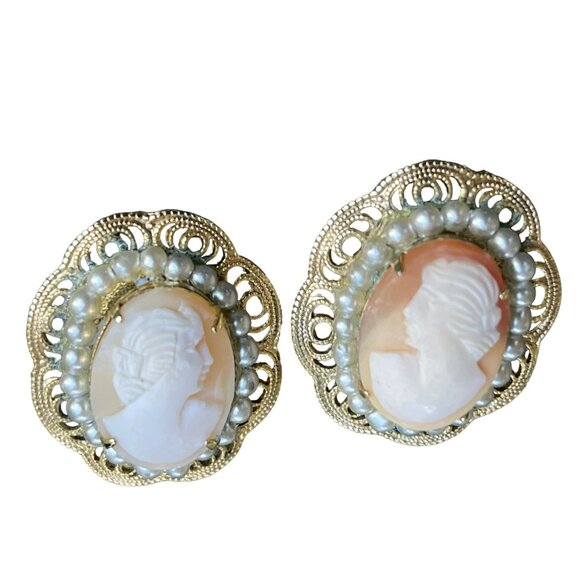 Vintage Cameo Clip On Earrings Gold Tone Filigree Faux Pearl Trim Elegant Jewelr - Picture 6 of 9